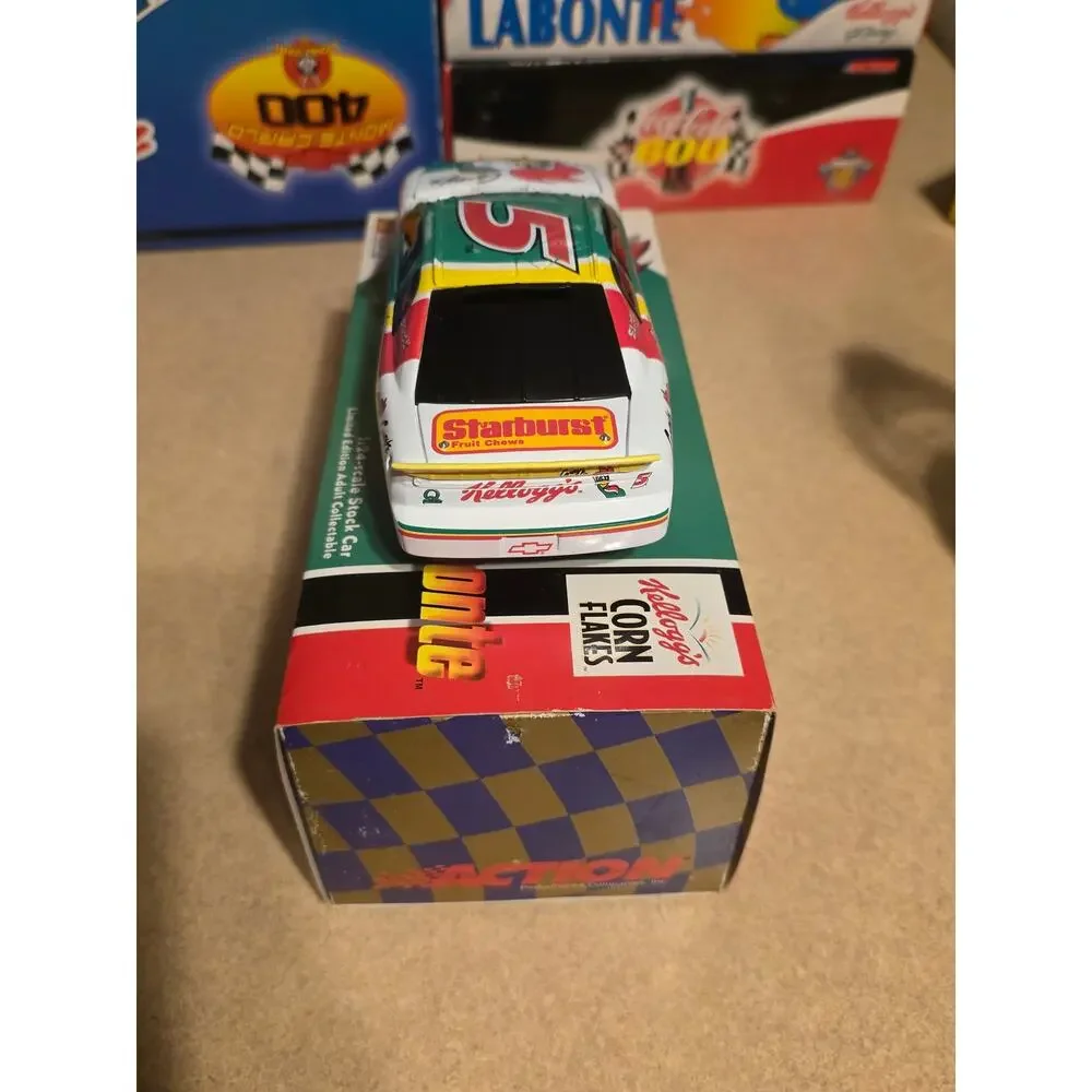 Terry Labonte #5 Kellogg's Corny 1998 Monte Carlo 1/24 Action Bank Nascar